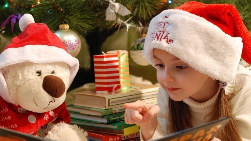 Harper Beckham singt Weihnachtssong